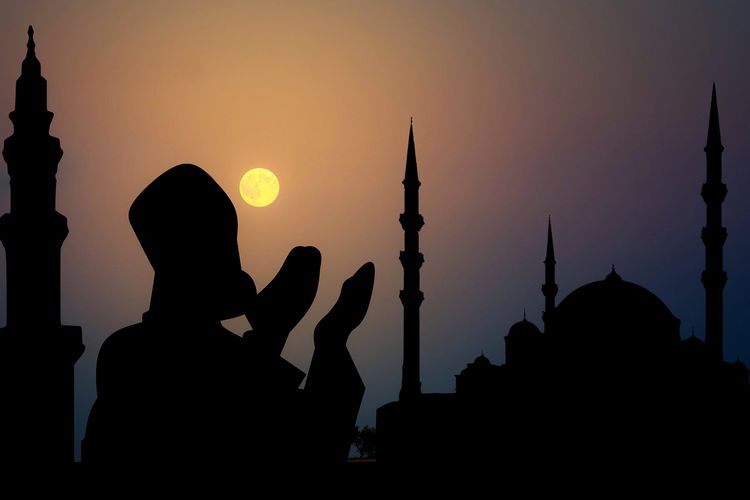 Niat Sholat Idul Fitri Lengkap Dengan Syakalnya. Niat Sholat Idul Adha Lengkap: Arab, Latin, dan Terjemahan
