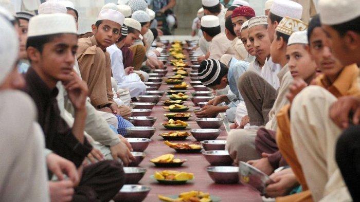 Doa Niat Berpuasa Membayar Hutang Puasa Ramadhan. Bacaan Niat Bayar Hutang Puasa Ramadan atau Qadha, Lengkap
