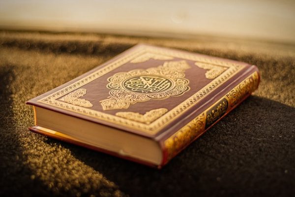 Dalil Tentang Perintah Sedekah Tercantum Dalam Surah. Hadist dan Ayat Al-Qur'an Tentang Sedekah, Berapa Pahalanya?